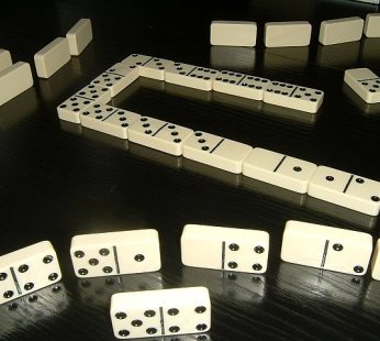 دومينوز